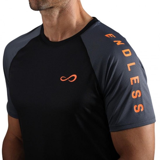 Camiseta Endless Feisty Iconic Negro Naranja